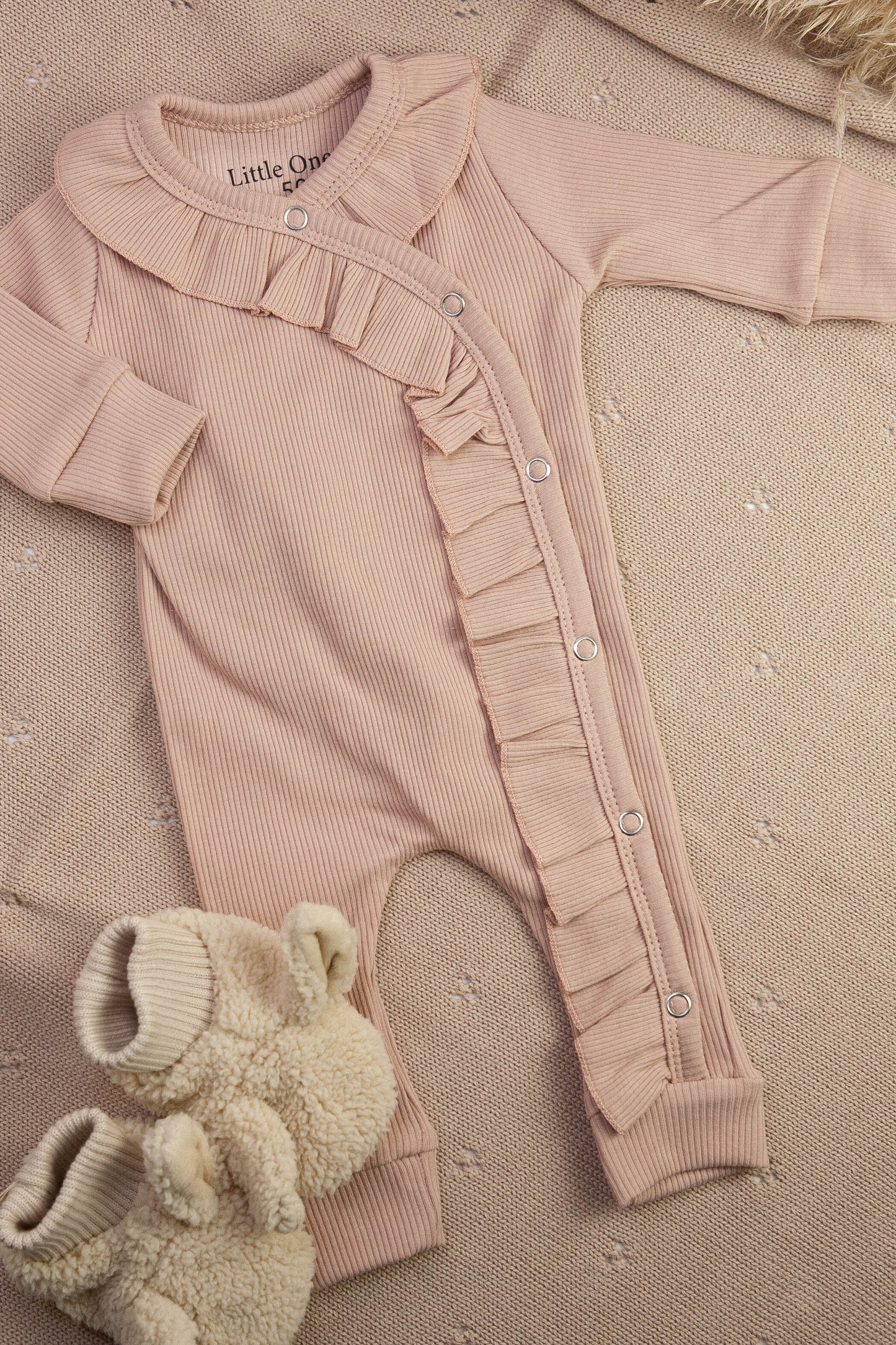 Baby romper rib ruffled nude pink