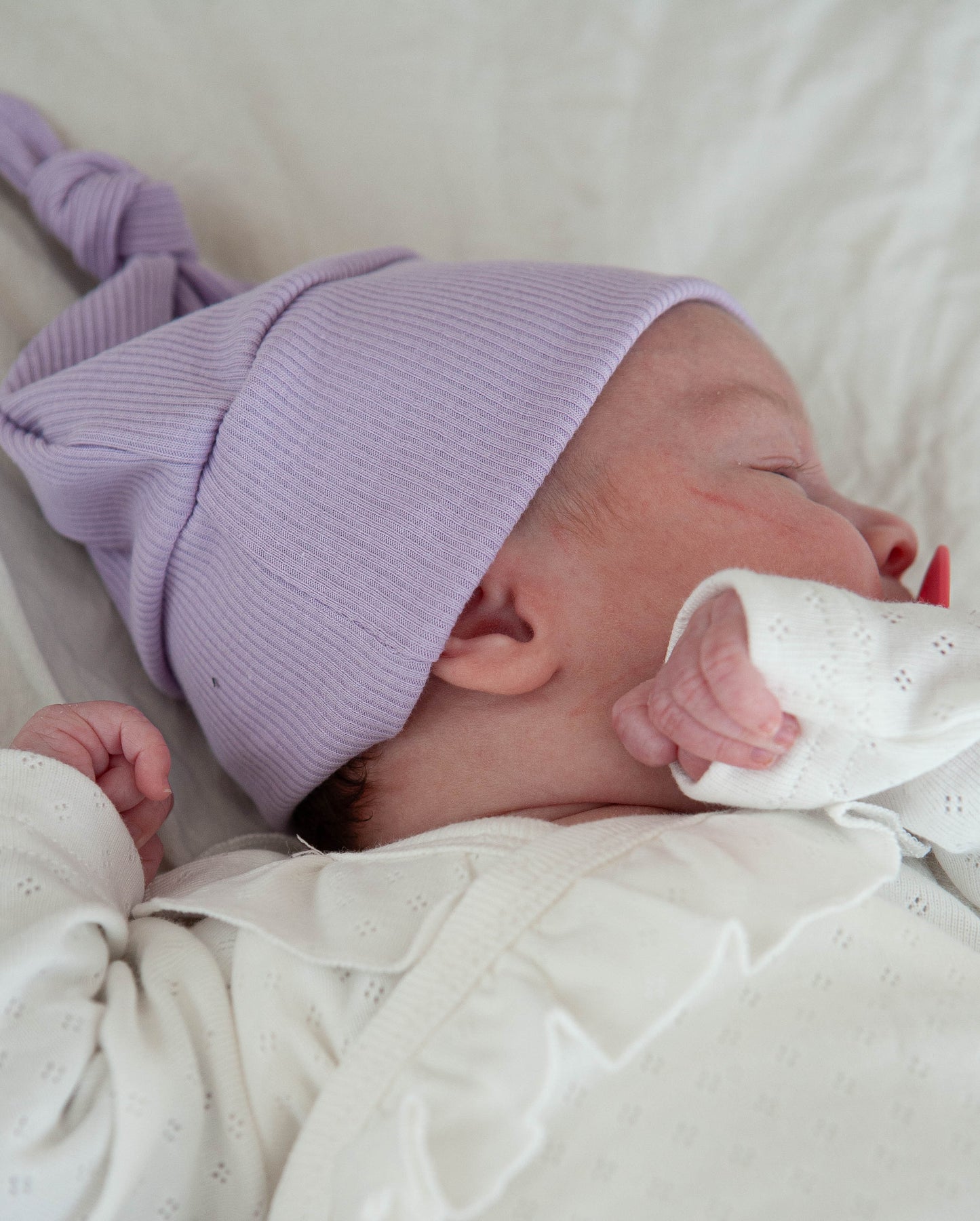 Babymütze gerippt lila