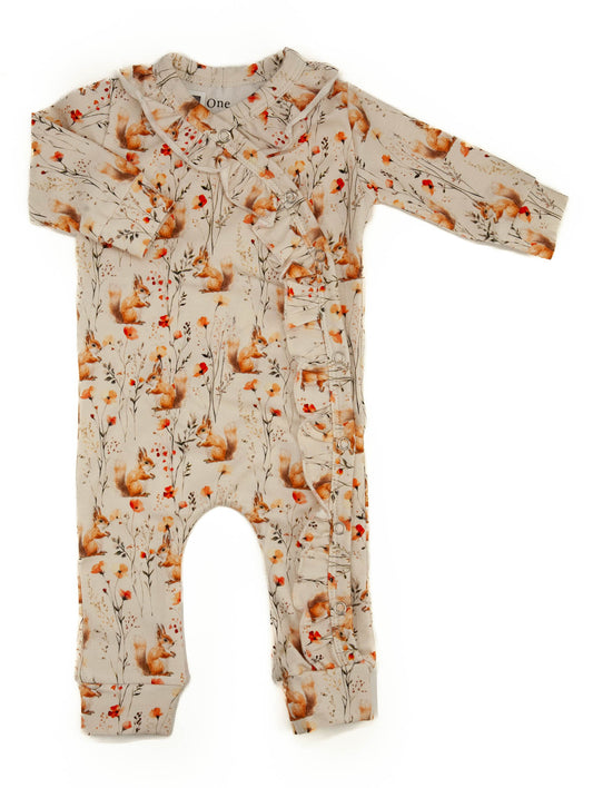 Strampler mit Wildblumen-Rüschen