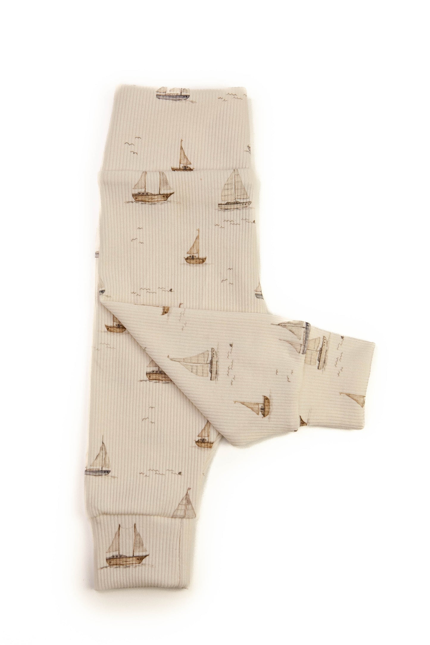Baby pants with ribbed sailboats