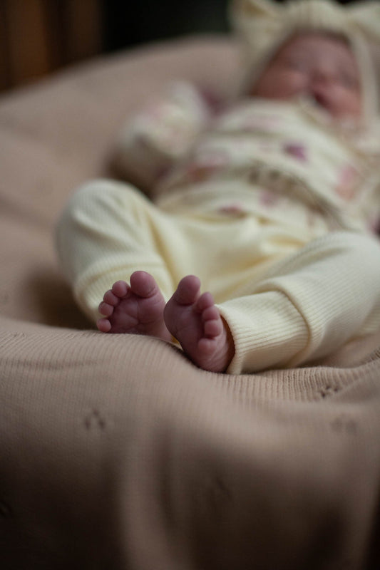 Hose aus Babyripp in Pastellgelb